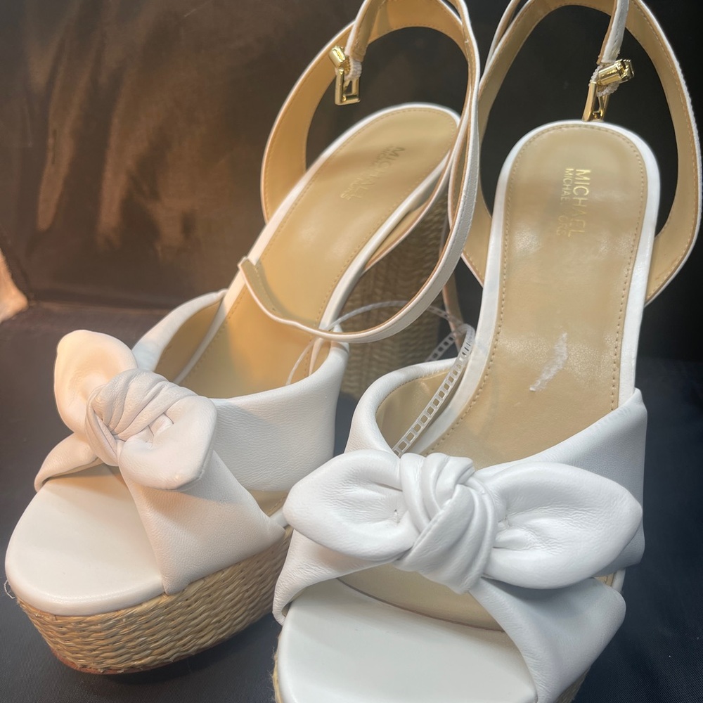 New Michael Kors white heeled sandals size 9 leather